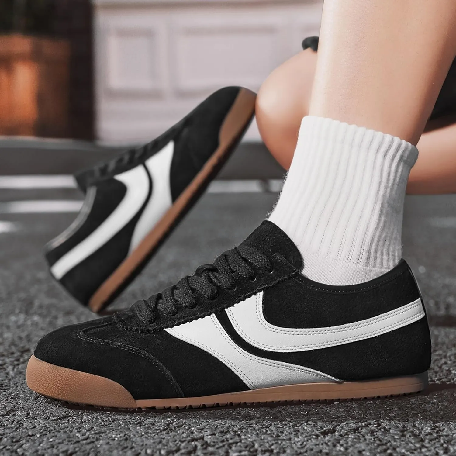 Men's Outdoor Casual Shoes Comfortable Flat Sneakers for Sports Walking Classic Fashionable Design with Breathable Non-Slip Lightweight Athletic Footwear