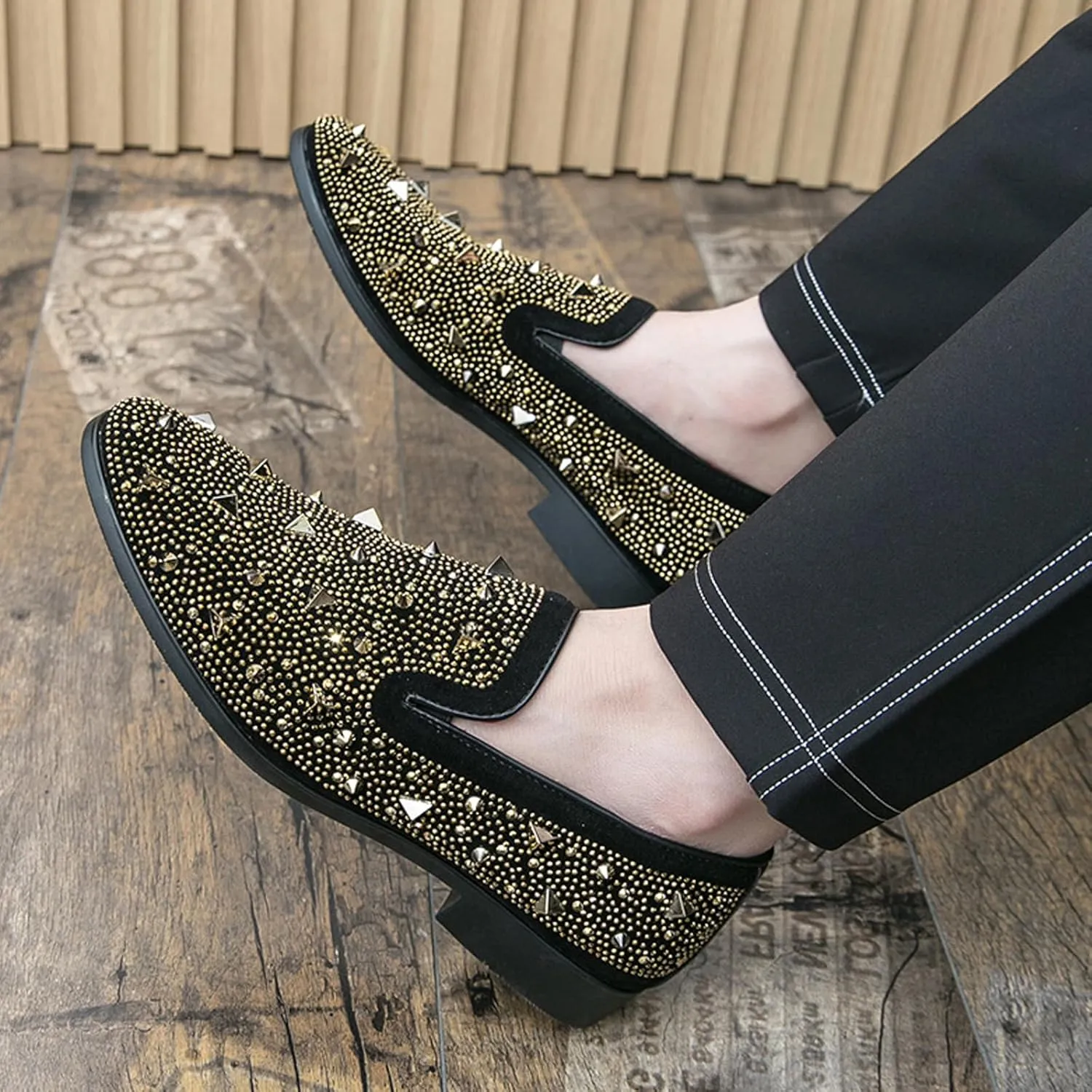 Men's Rhinestone Studded Flat Smoking Loafers Luxury Shiny Glitter Slip On Tuxedo Rivets Dress Shoes for Prom Party Wedding Formal Shoes