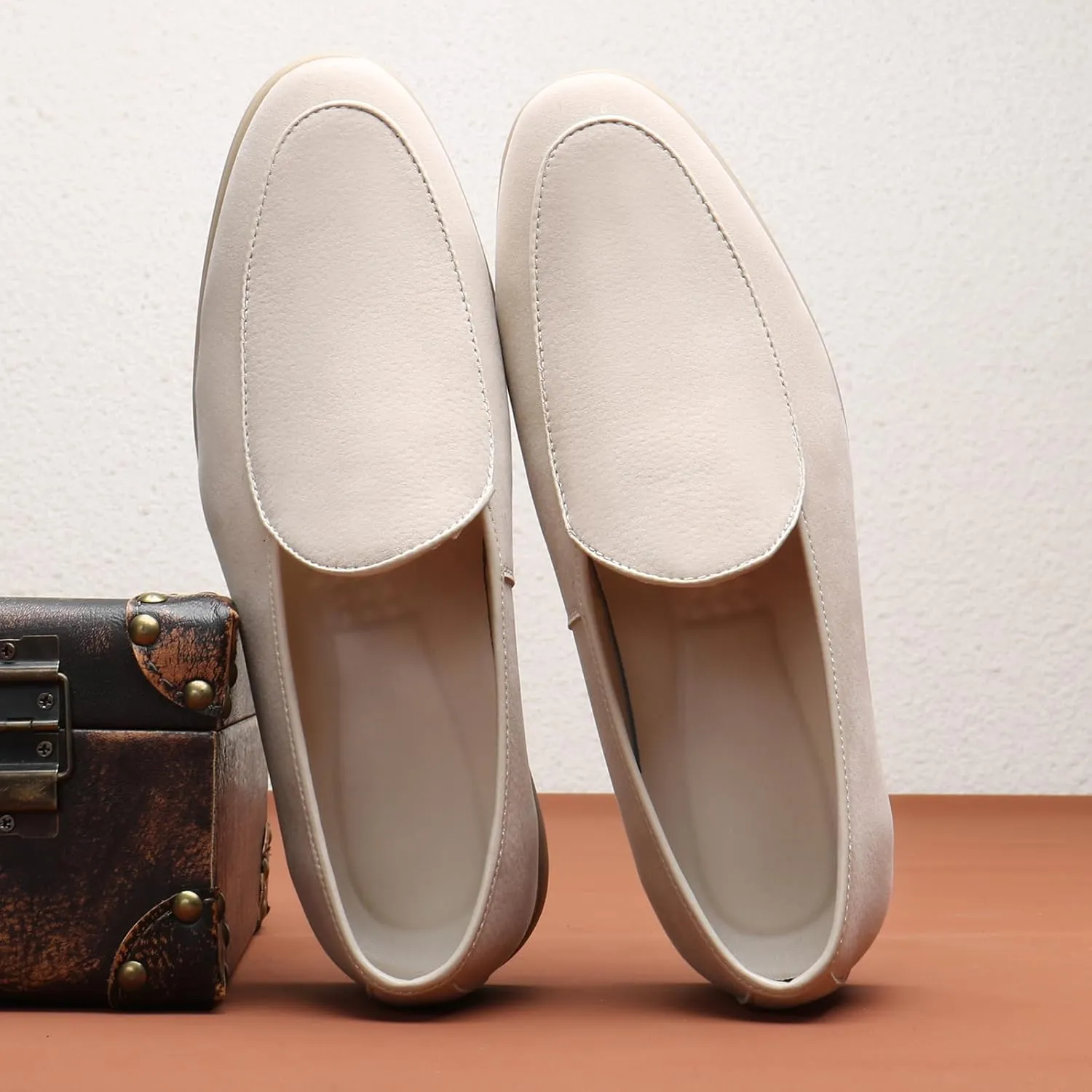 Men's Suede Leather Slip On Penny Loafers Fashion Casual Smoking Driving Moccasins Dress Shoes British Retro Tuxedo Formal Shoes for Prom Wedding Business