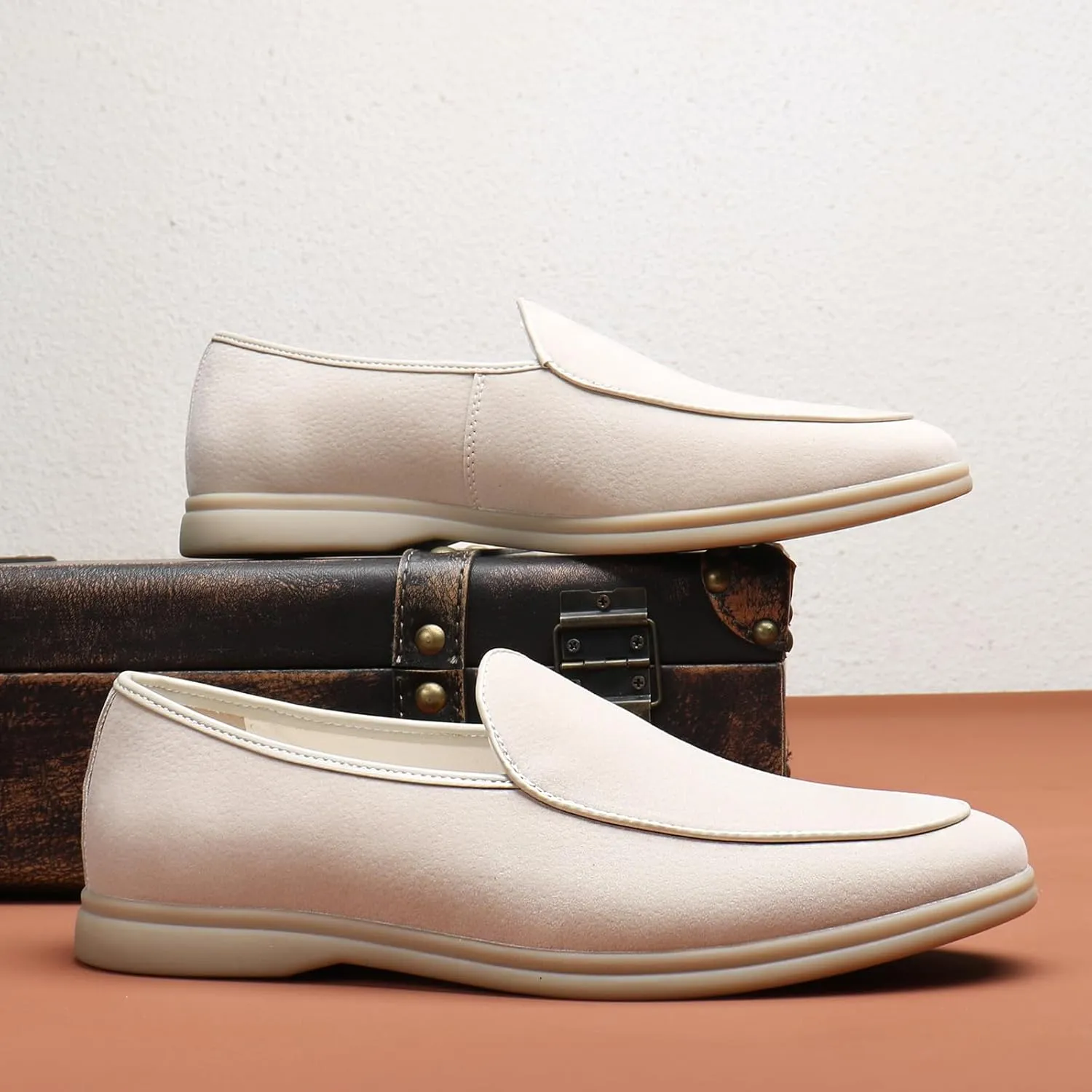 Men's Suede Leather Slip On Penny Loafers Fashion Casual Smoking Driving Moccasins Dress Shoes British Retro Tuxedo Formal Shoes for Prom Wedding Business