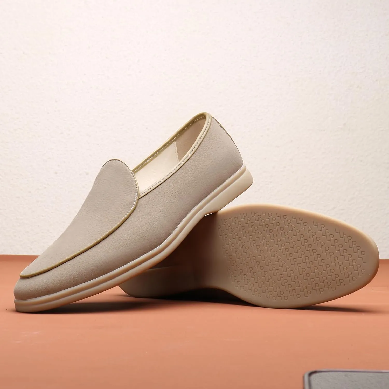 Men's Suede Leather Slip On Penny Loafers Fashion Casual Smoking Driving Moccasins Dress Shoes British Retro Tuxedo Formal Shoes for Prom Wedding Business