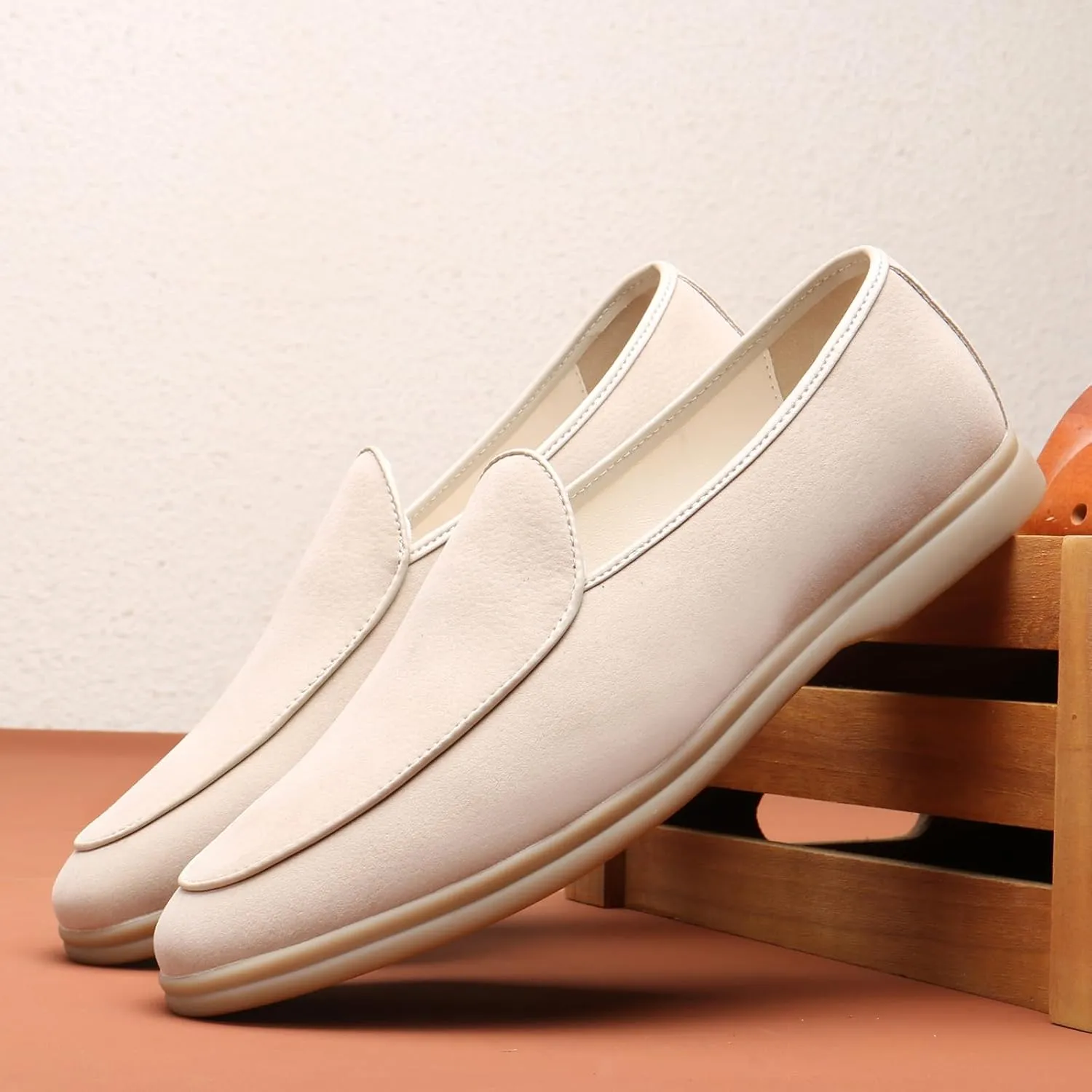 Men's Suede Leather Slip On Penny Loafers Fashion Casual Smoking Driving Moccasins Dress Shoes British Retro Tuxedo Formal Shoes for Prom Wedding Business