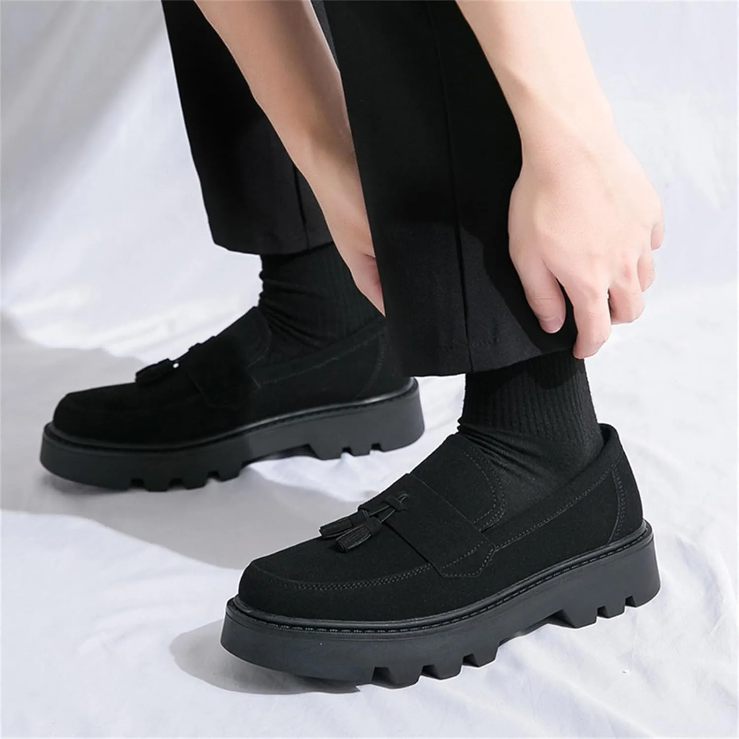 Men's Suede Leather Slip On Tassel Platform Loafers Vintage Round Toe Non-Slip Luxury Formal Shoes Casual Business Penny Dress Loafers
