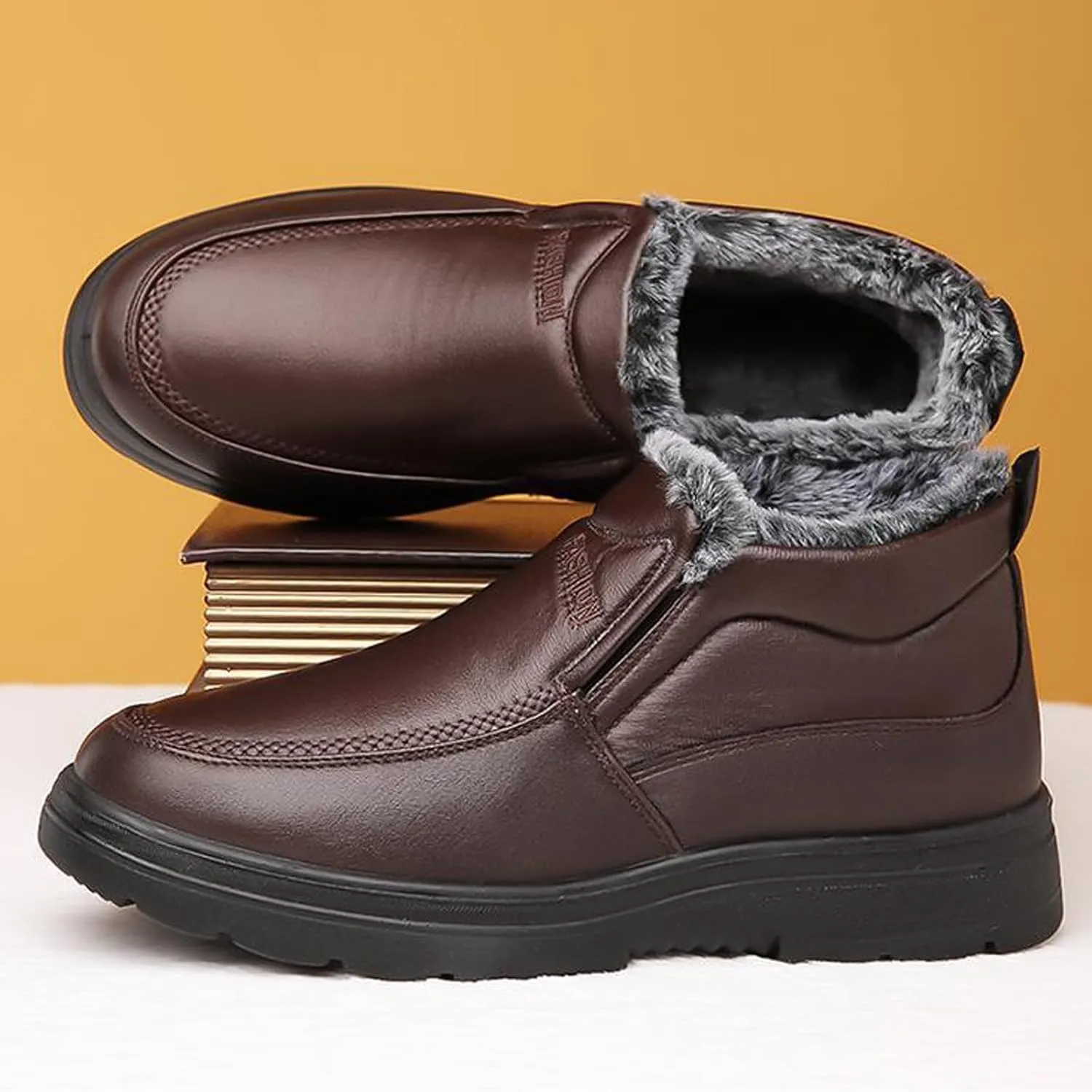 Men's Waterproof Thickened Warm Fur Lined Winter Boots,Outdoor Anti-Slip Middle-Aged and Elderly Comfortable Slip-on Snow Booties High Top Thick Sole Cotton Shoes