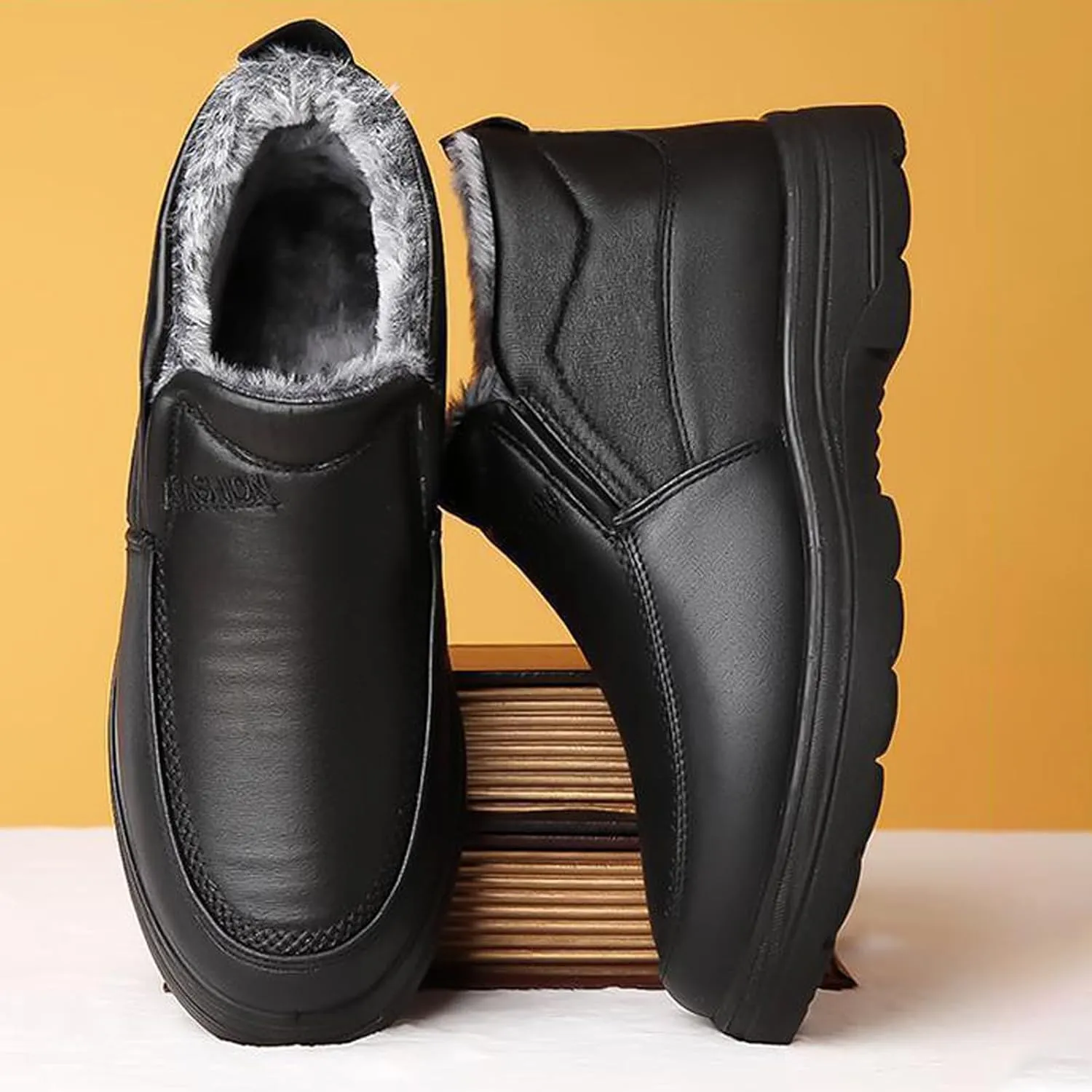 Men's Waterproof Thickened Warm Fur Lined Winter Boots,Outdoor Anti-Slip Middle-Aged and Elderly Comfortable Slip-on Snow Booties High Top Thick Sole Cotton Shoes