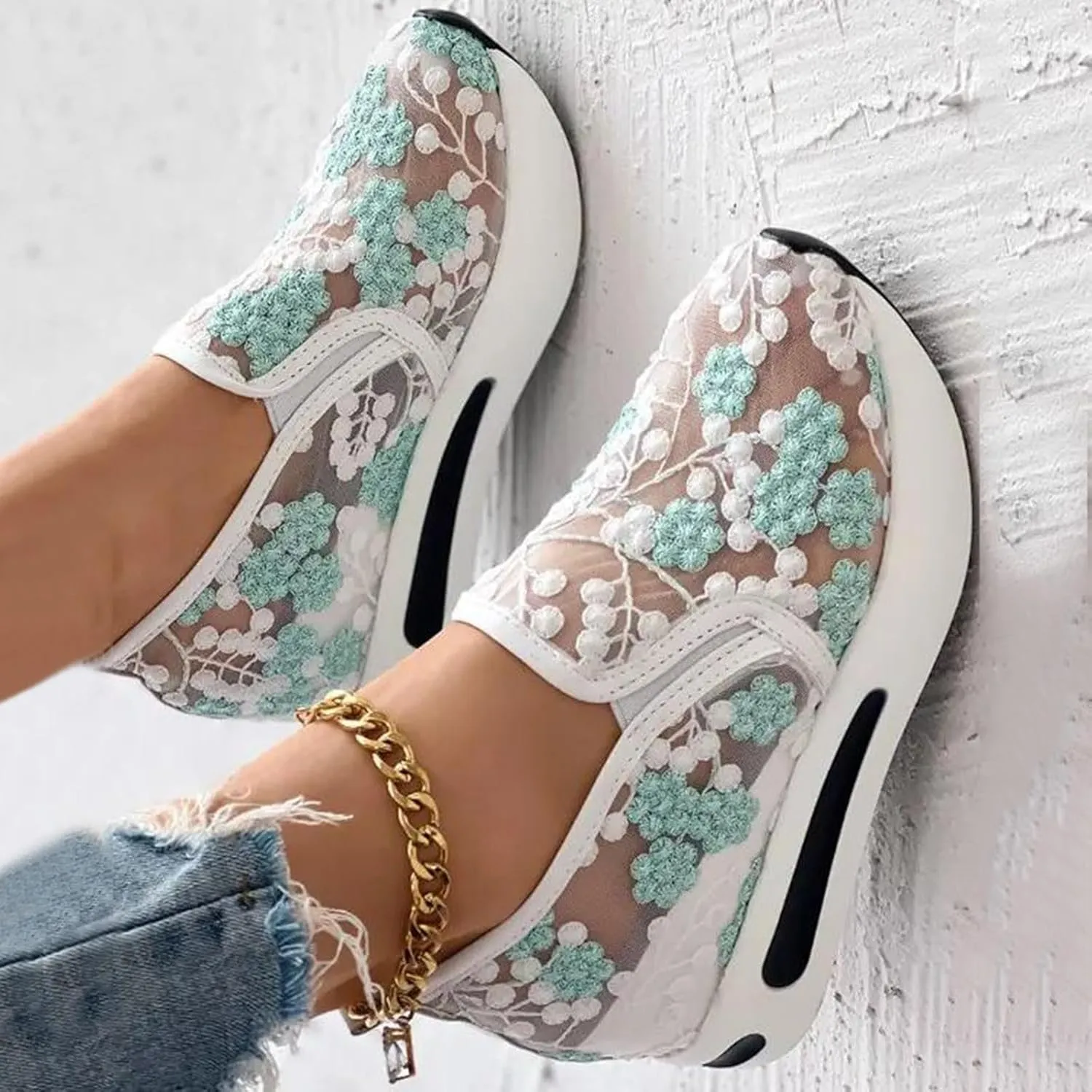 Slip On Sneakers Women Platform Wedge Floral Sneakers Mesh Shoes for Women Breathable Slip On Walking Shoes Casual Embroidery Fashion Sneakers Comfort Work Shoes Outdoor Sports Shoes