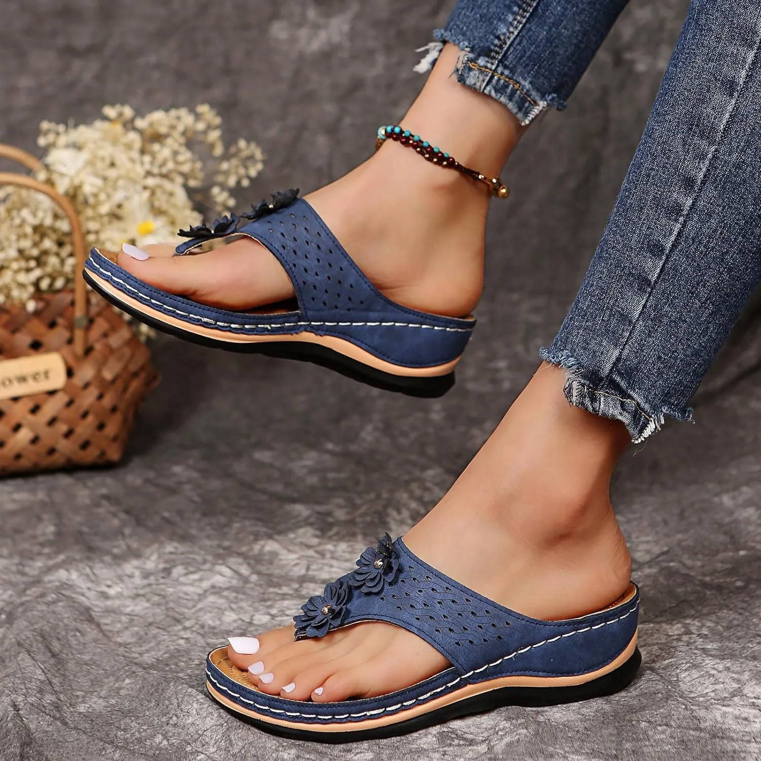 Women's Arch Support Flip Flops, Comfortable Orthopedic Sandals Dressy Summer Orthotic Thong Sandals Ladies Slip on Slides for Walking Beach Vacation