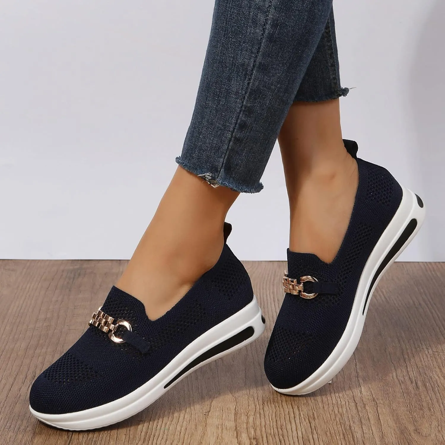 Women's Breathable Mesh Slip on Loafers Low Top Non-Slip Soft Sole Knitted Tennis Shoes Lightweight Platform Sneakers for Women Casual Outdoor Walking Shoes