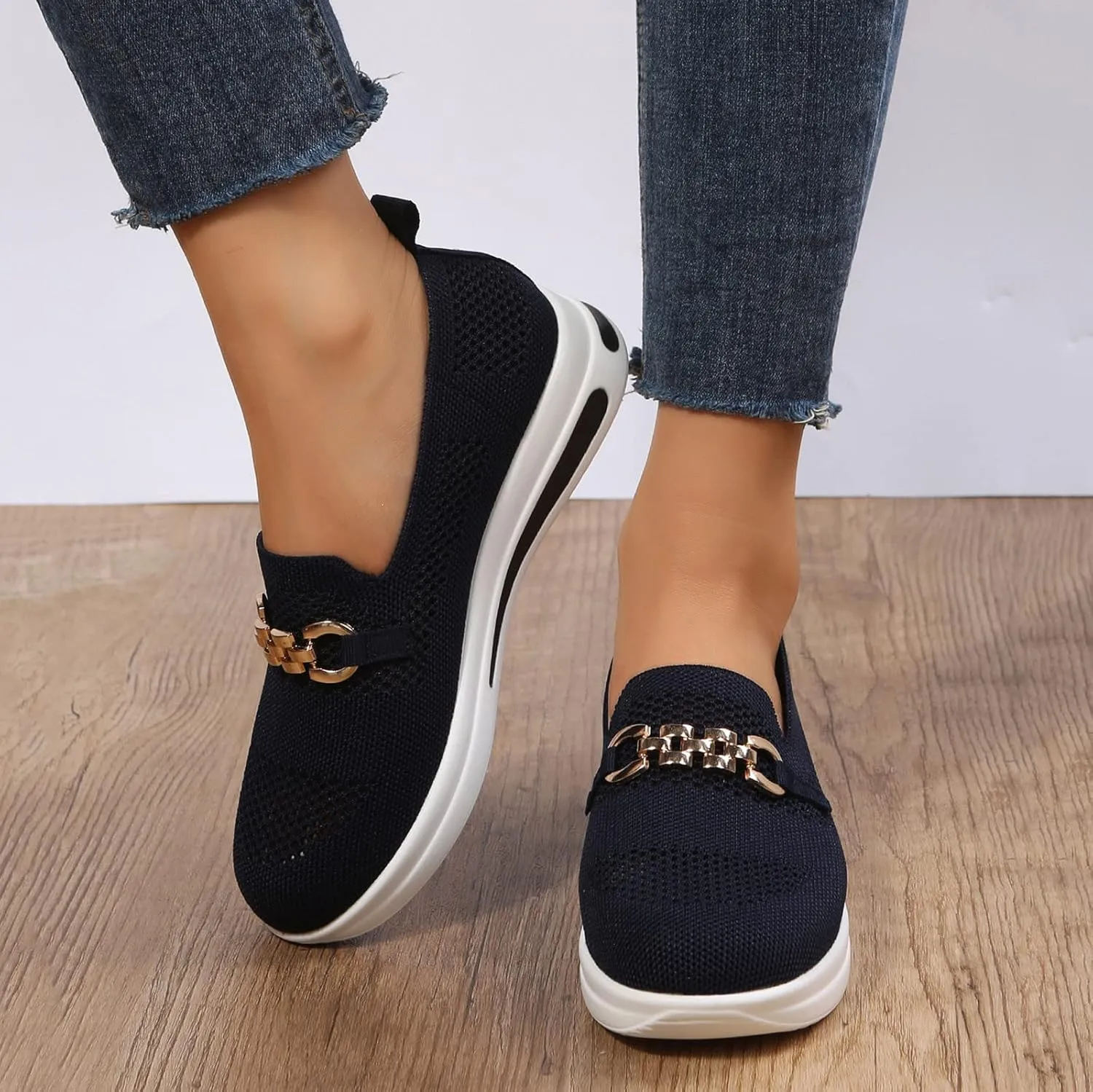 Women's Breathable Mesh Slip on Loafers Low Top Non-Slip Soft Sole Knitted Tennis Shoes Lightweight Platform Sneakers for Women Casual Outdoor Walking Shoes