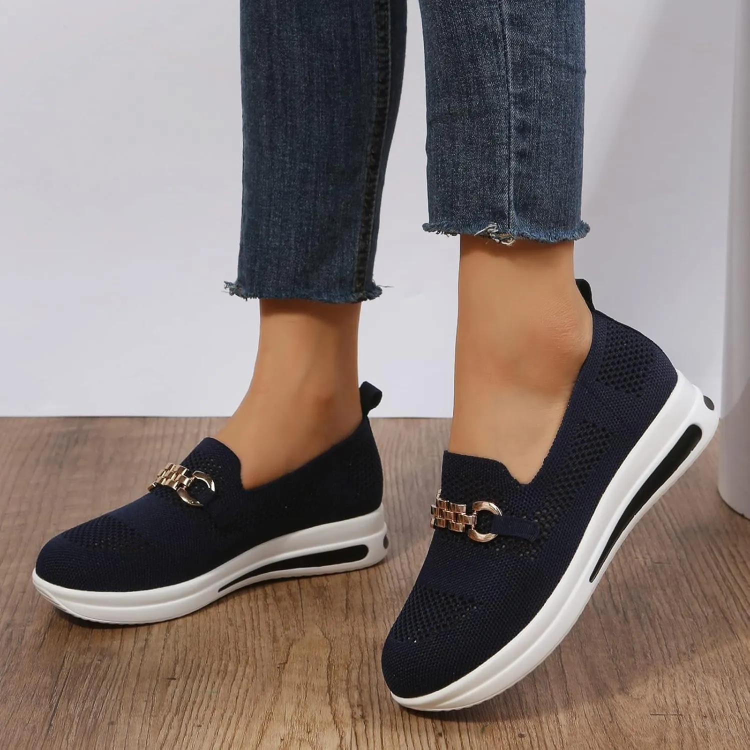 Women's Breathable Mesh Slip on Loafers Low Top Non-Slip Soft Sole Knitted Tennis Shoes Lightweight Platform Sneakers for Women Casual Outdoor Walking Shoes