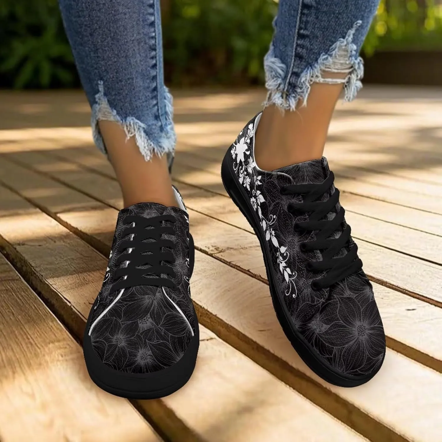 Women's Canvas Sneakers Mesh Lace Up Low Top Sneakers Lightweight Breathable Canvas Tennis Shoes Ladies Running Shoes