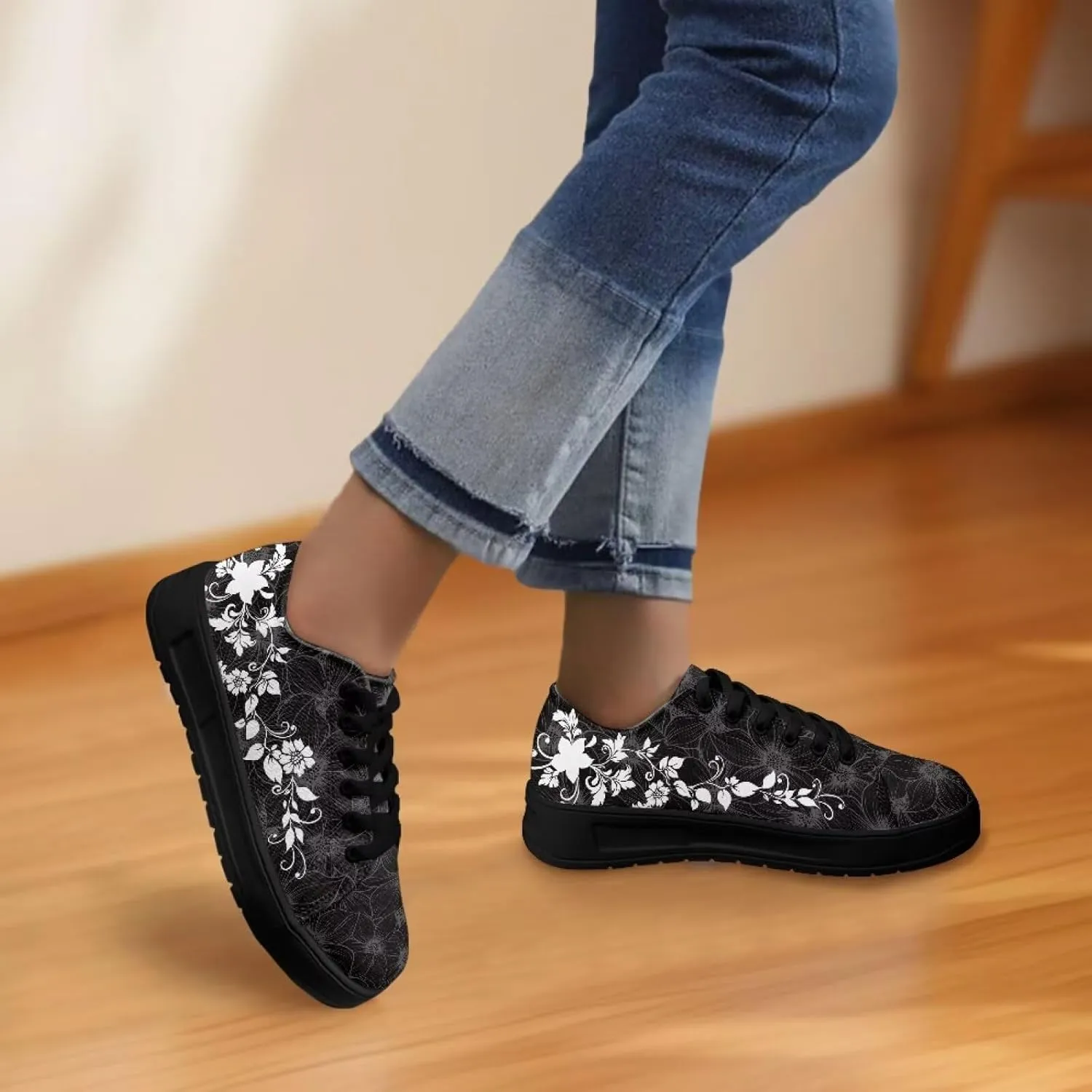 Women's Canvas Sneakers Mesh Lace Up Low Top Sneakers Lightweight Breathable Canvas Tennis Shoes Ladies Running Shoes