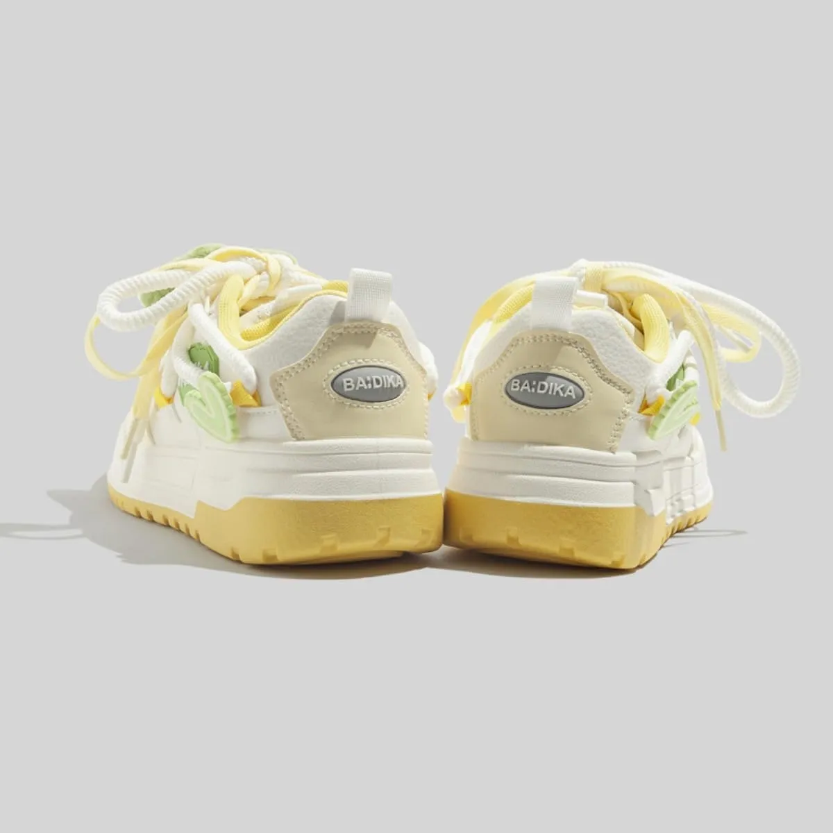 Y2K Cute Chunky Sneakers for Girls Trendy Student Platform Shoes with Heart & Frog Plush Charms, Soft Non-Slip Sole, Everyday Casual Style