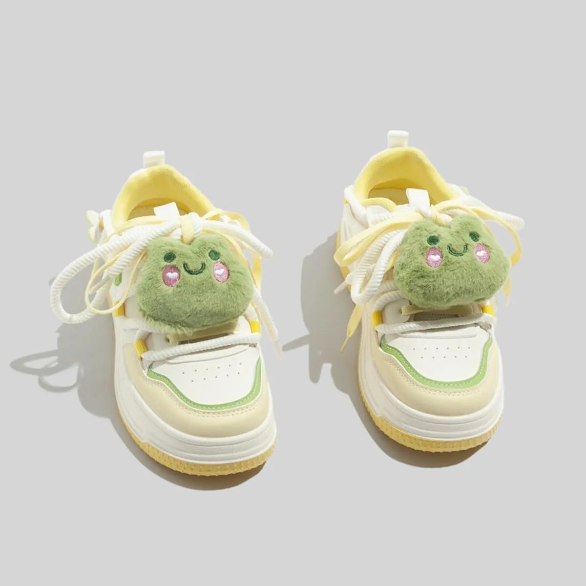 Y2K Cute Chunky Sneakers for Girls Trendy Student Platform Shoes with Heart & Frog Plush Charms, Soft Non-Slip Sole, Everyday Casual Style
